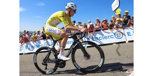 I den 15. etape af Tour de France 2025 skete der igen et uheld